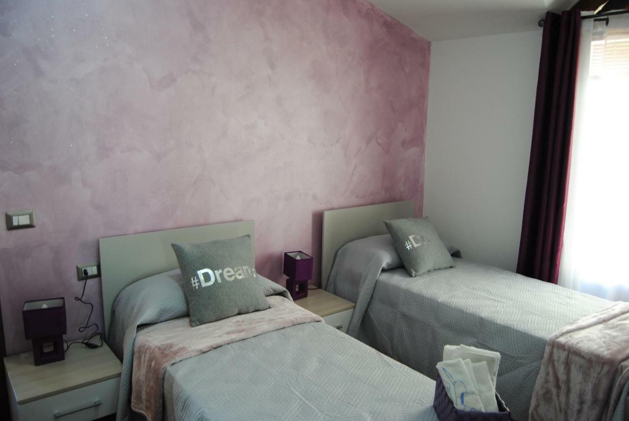 B&B Kenzia ออลเบีย ภายนอก รูปภาพ