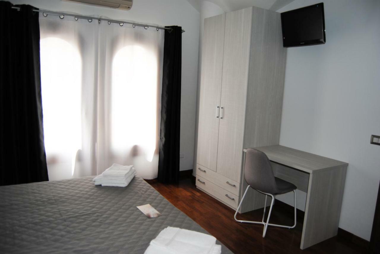 B&B Kenzia ออลเบีย ภายนอก รูปภาพ