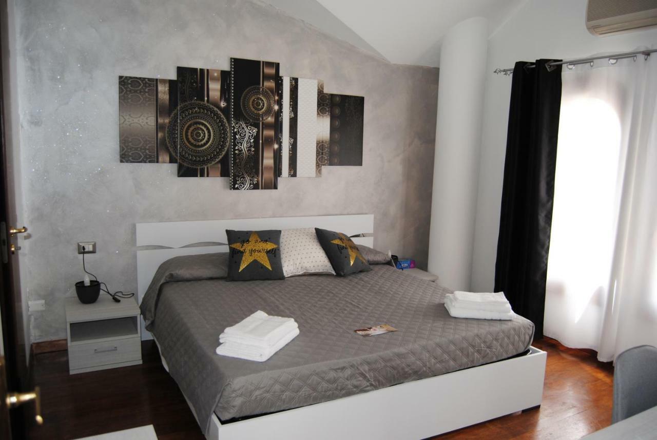 B&B Kenzia ออลเบีย ภายนอก รูปภาพ